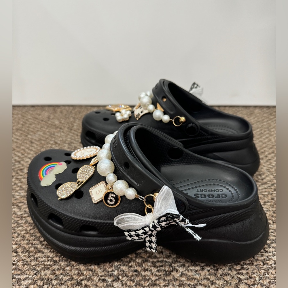 Crocs Classic Bae Clog Black w 6 Jibbitz include